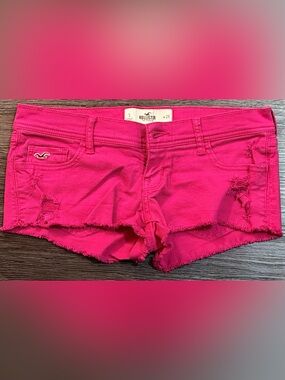 Hollister Distressed Jean Shorts in Pink Size 3